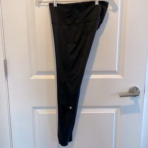 Lululemon, black, pocketed, 24” legging, size 6